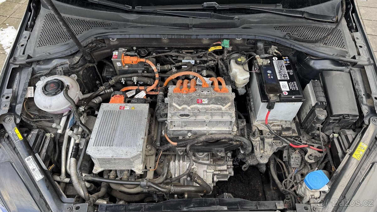 Volkswagen e-Golf, VirtKokpit_TČ_ACC_Bezklíč_Záruka - 18