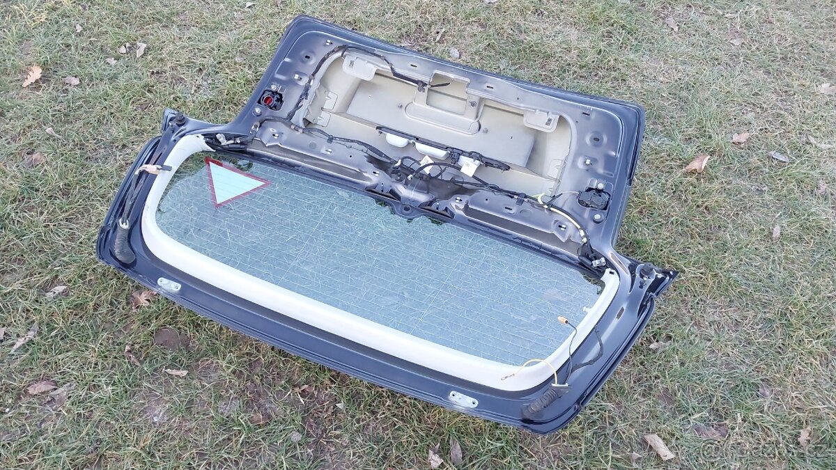 VW GOLF Plus – DVEŘE KUFR ČERNÁ LC9Z - 18