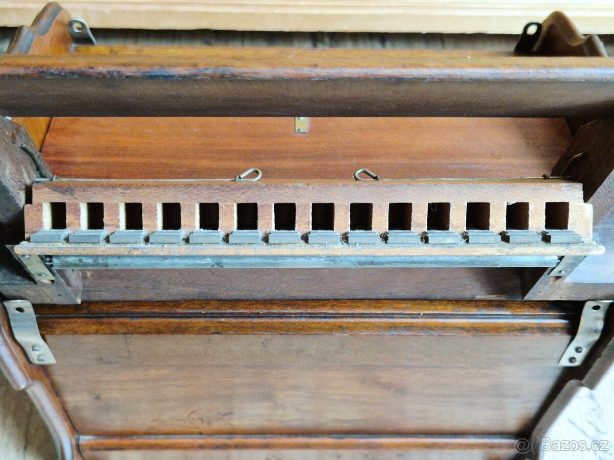 Starožitný hrací stroj, flašinet, The Mechanical Orguinette - 18