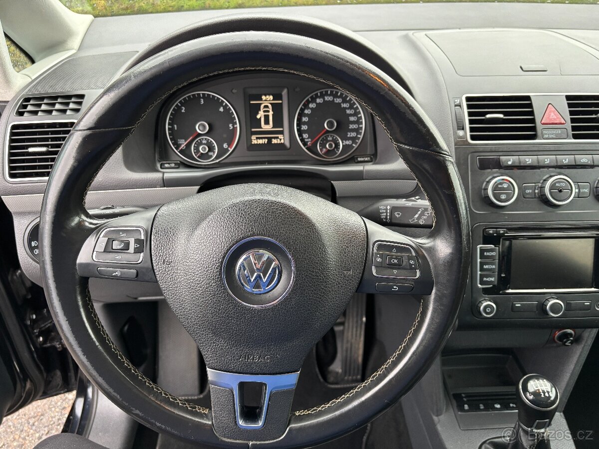 Volkswagen Touran 2.0 TDI MATCH 7 MIST - 18