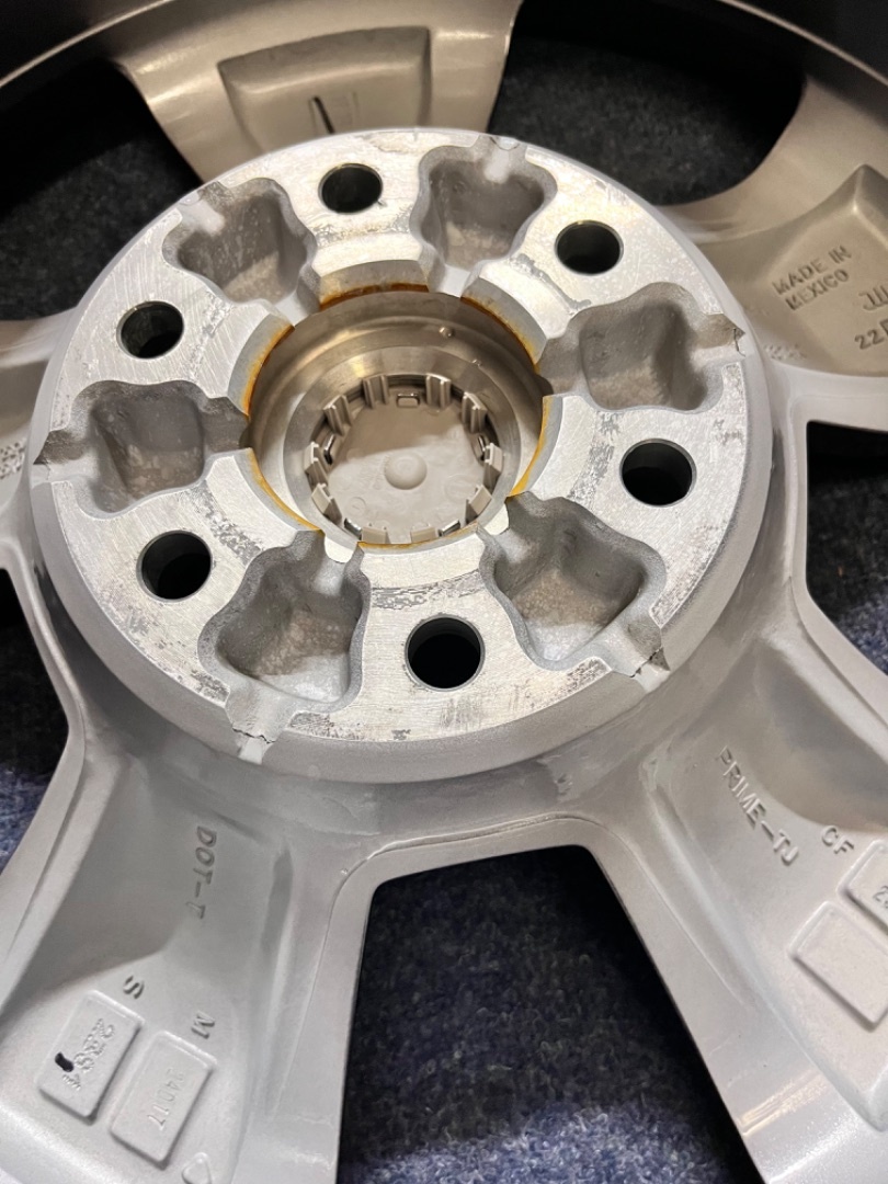 6x139.7 R20 Originál Dodge RAM 1500 REBEL - TOP STAV - - 18