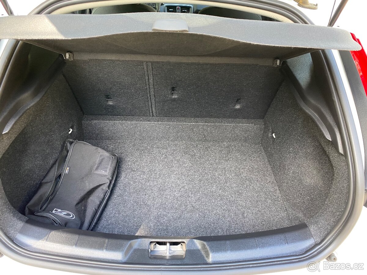 Volvo V40 Cross Country 2,0 D 88kW - 18