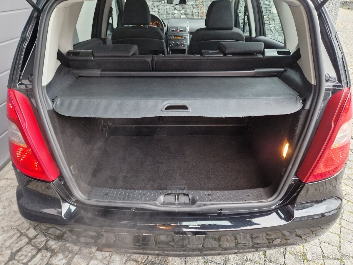 Mercedes Benz A 1,5 benzín, 70 KW, Automat - 18