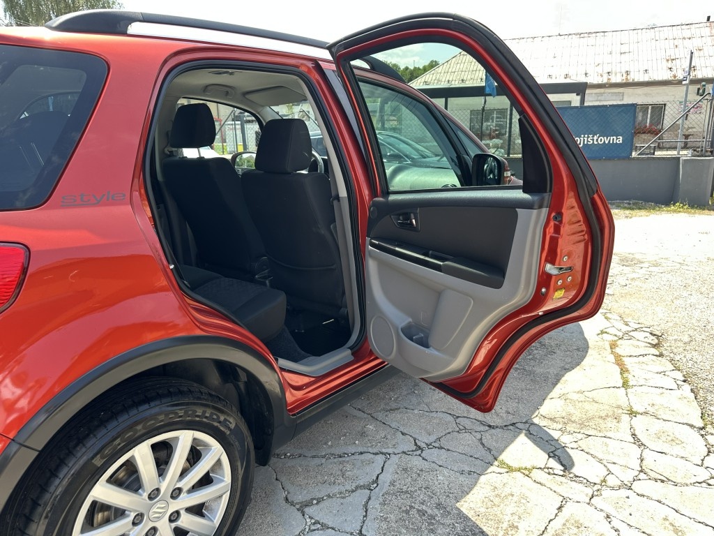 Suzuki SX4 1.6i 88kW 4x4 serviska tažné - 18