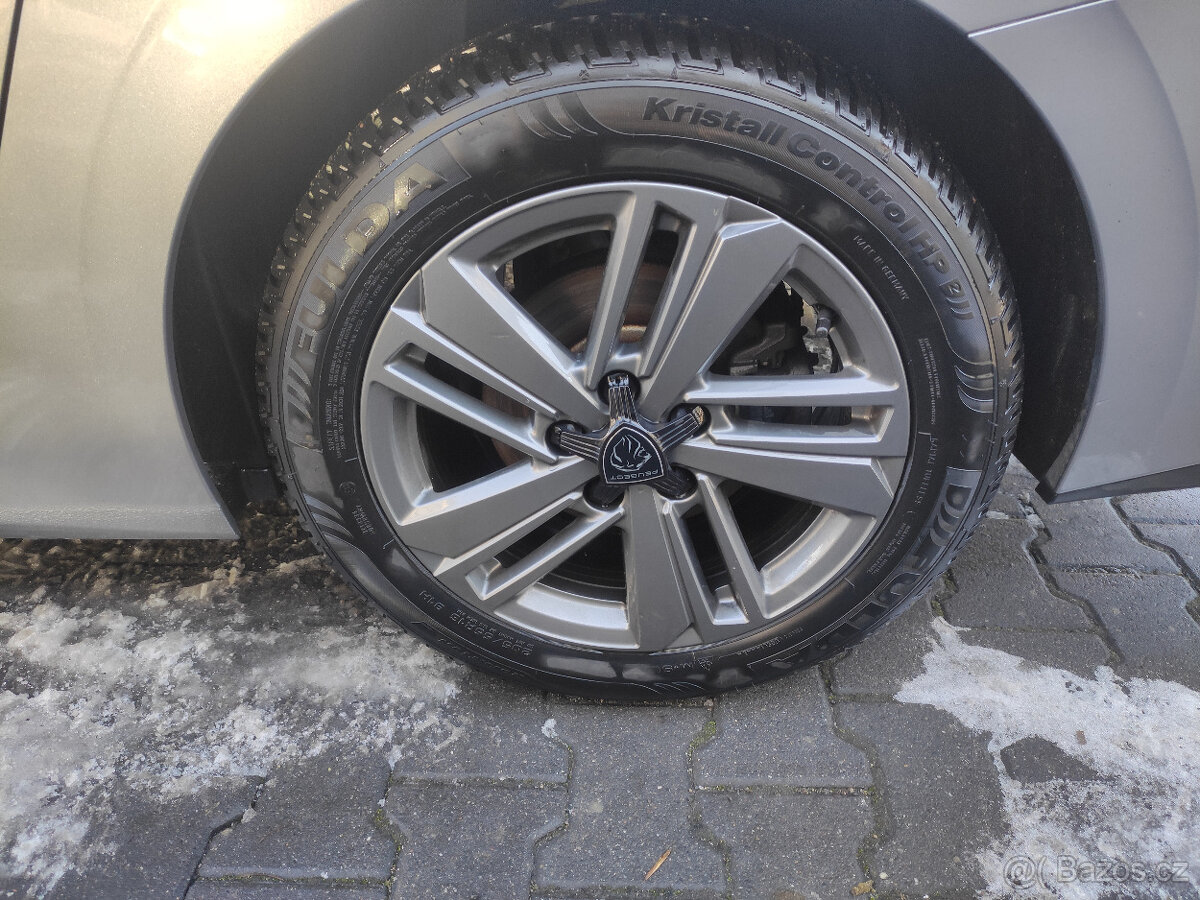 Peugeot 308 1.2 PureTech Allure Pack S&S - 18