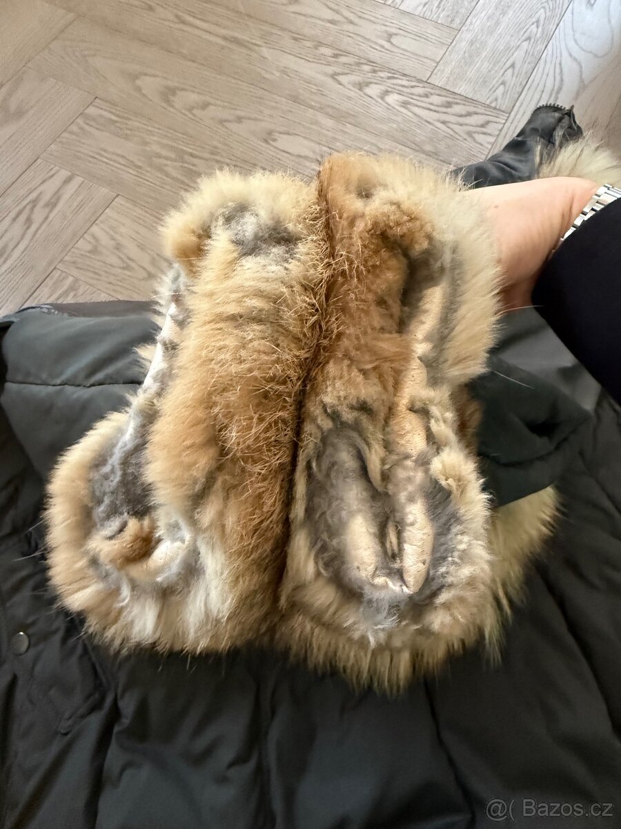 Perova bunda Moncler s myvali kozesinou - 18