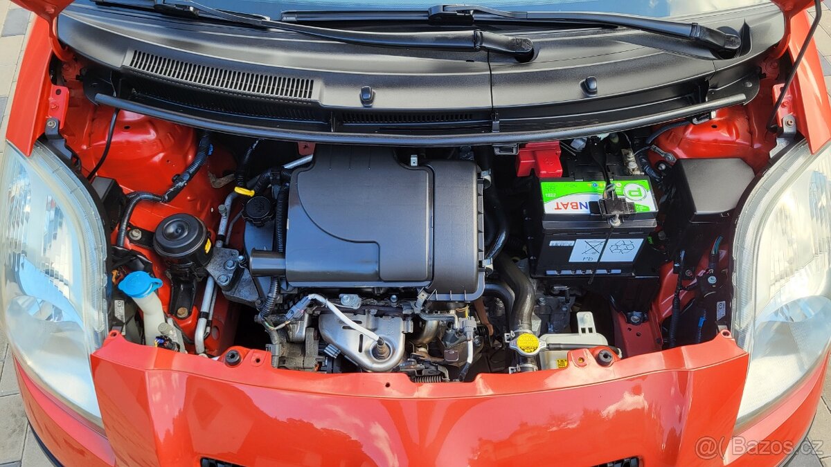 Toyota Yaris 1,0i - 51kw. HEZKÝ STAV - 1 MAJITEL. EURO 4 - 18