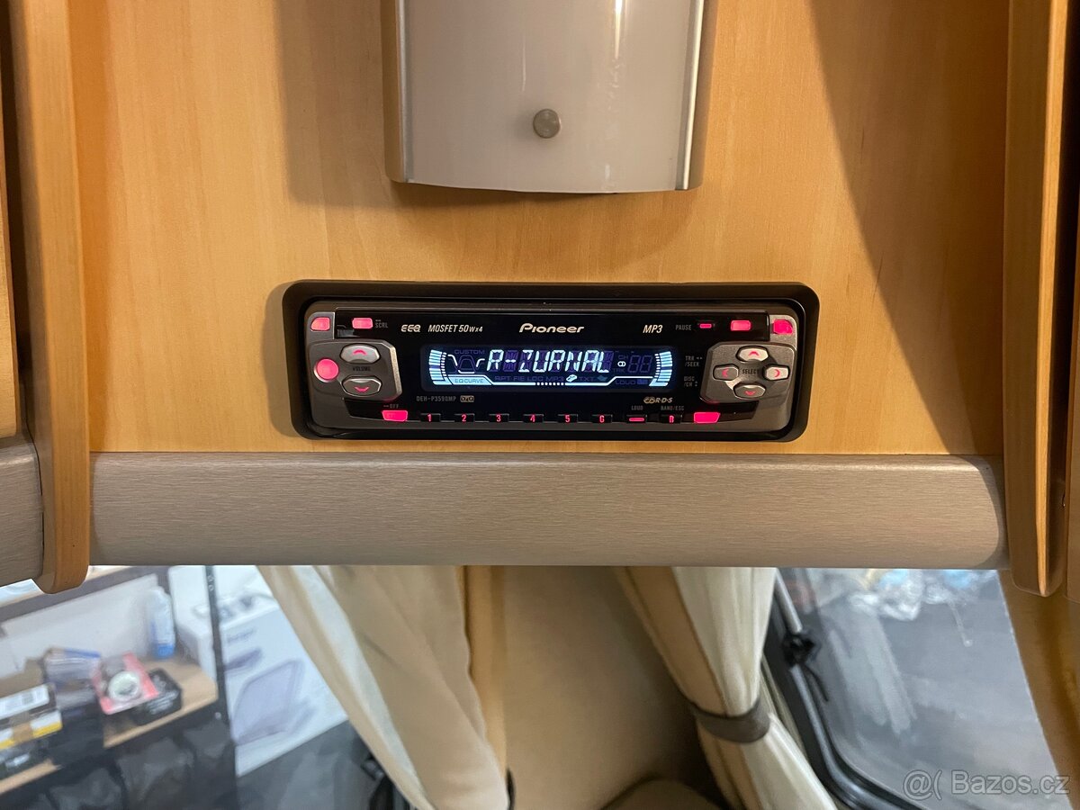 Karavan Sprite Europa - velká koupelna - sprchový kout - 18