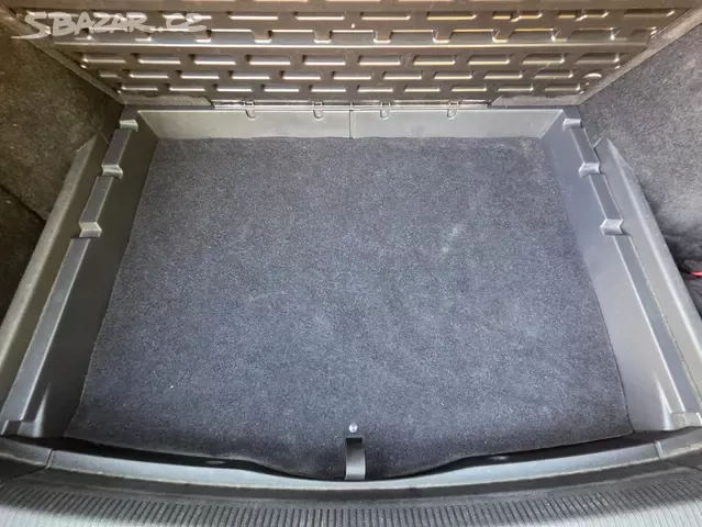 VW Golf VI. 2.0TDI 103kW, tažné, webasto, serviska - 18