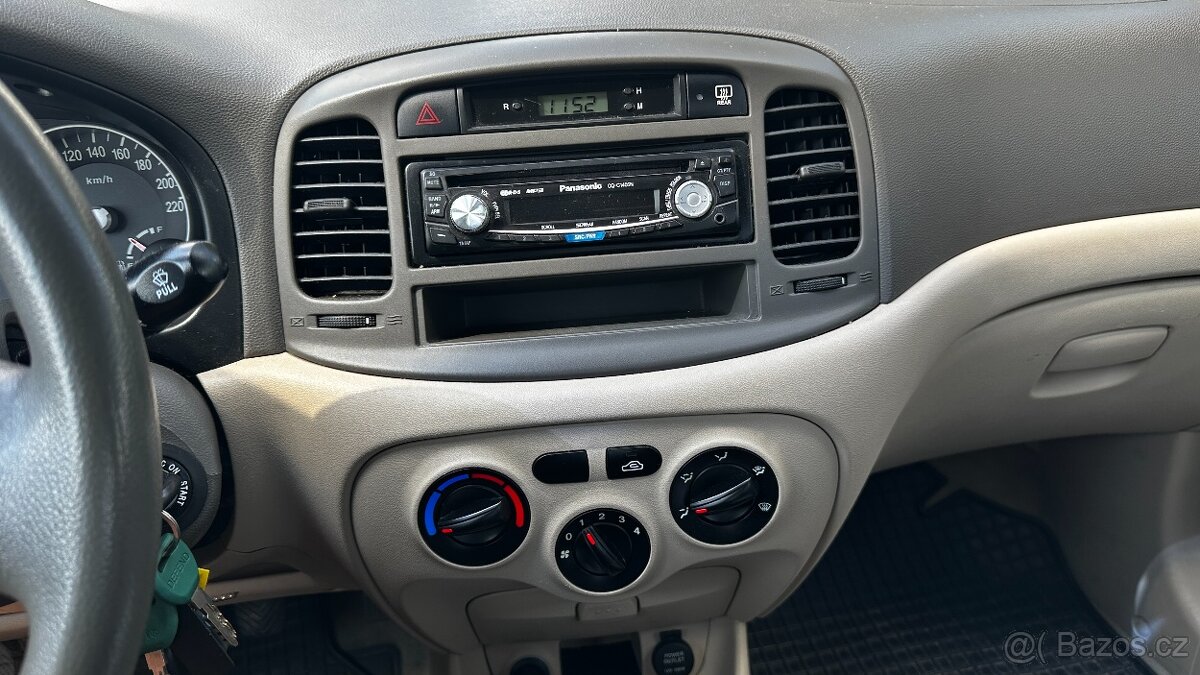HYUNDAI ACCENT 1.4 - 18