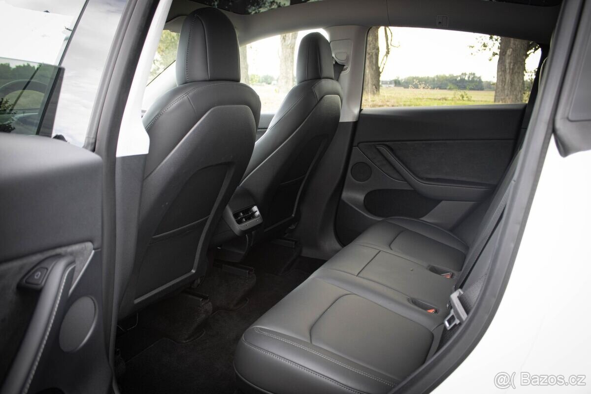 Tesla Model Y Dual Motor Long Range 378kw - odp. DPH - 18
