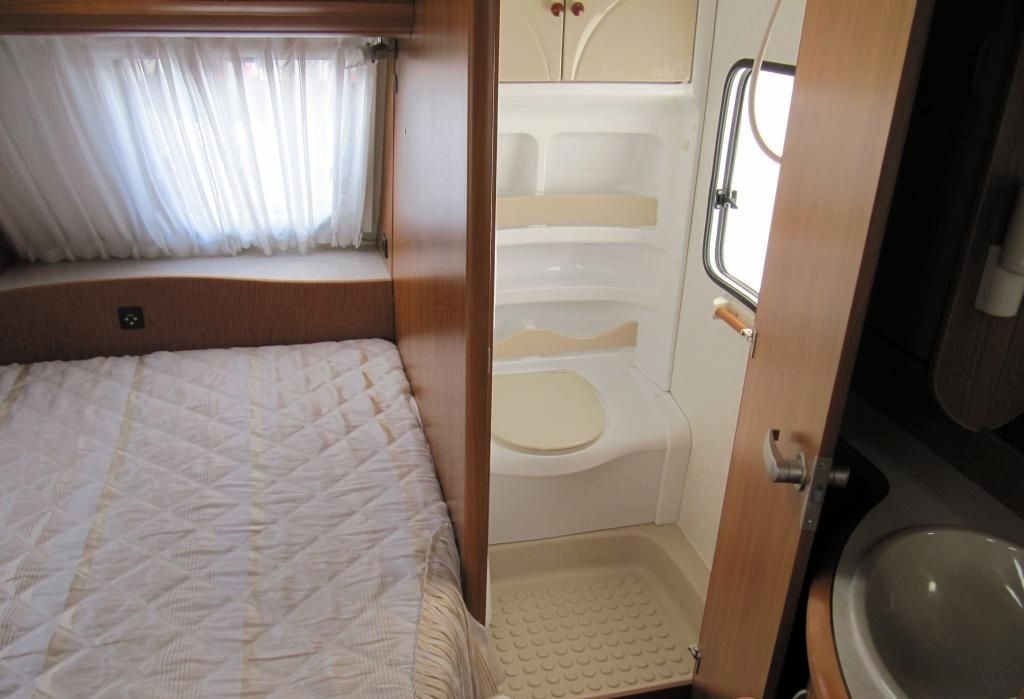 Prodám karavan Hobby Excelent 495A - 18