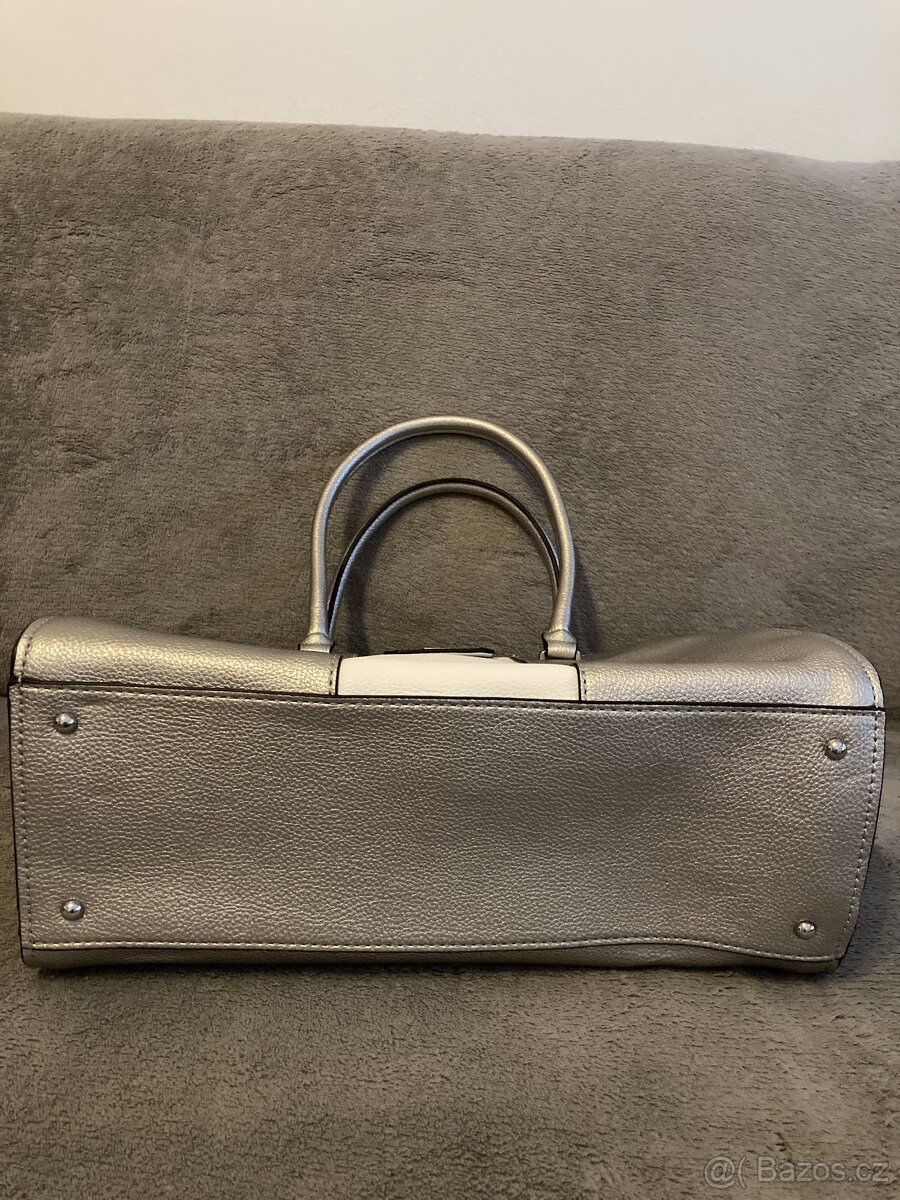 Nová kabelka GUESS - 18