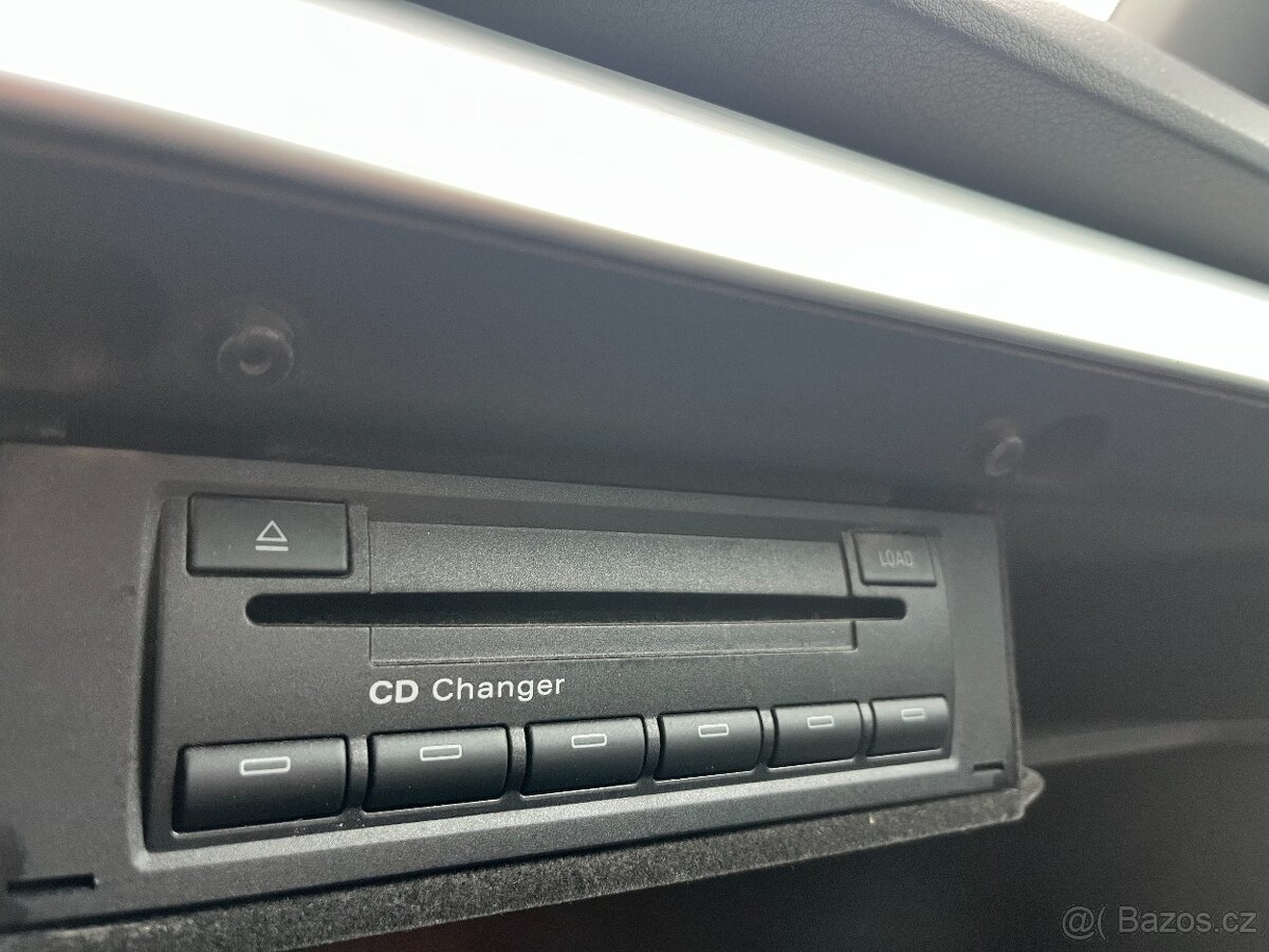 Audi A4 2.0 TDi 103KW S-line 1.Majitel - 18