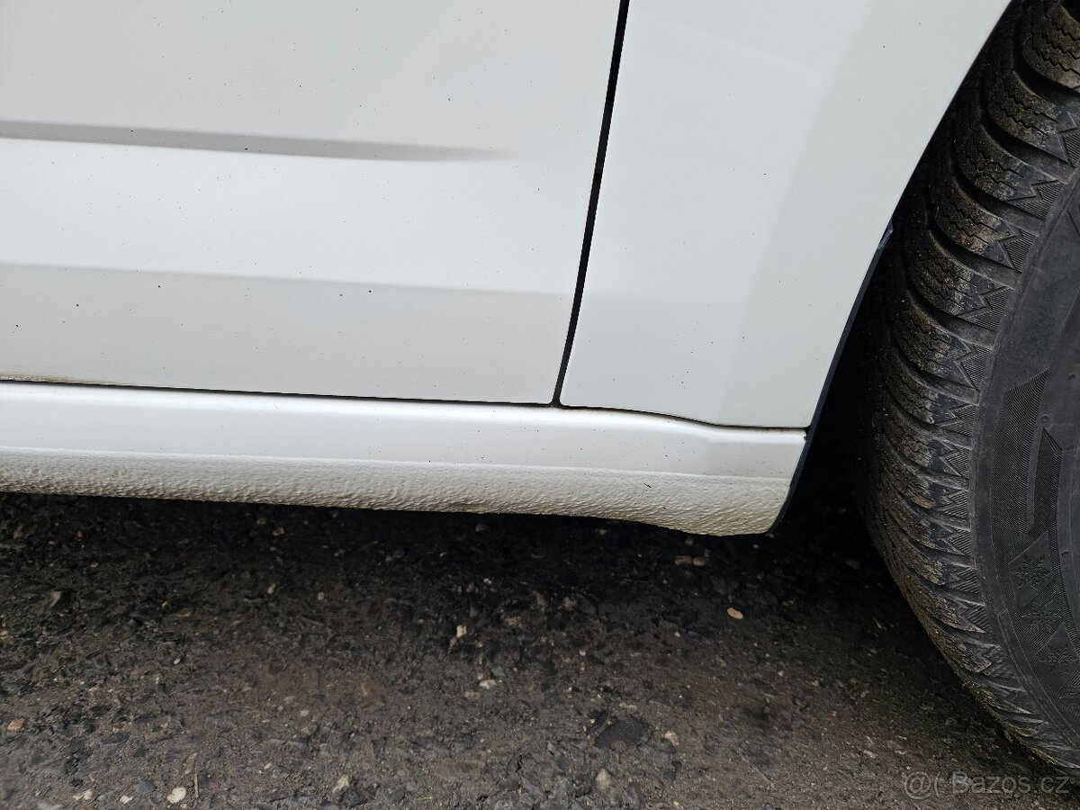 Škoda Oktavia 1,6Tdi 77kw r.v 2014 bílá sedan super stav - 18