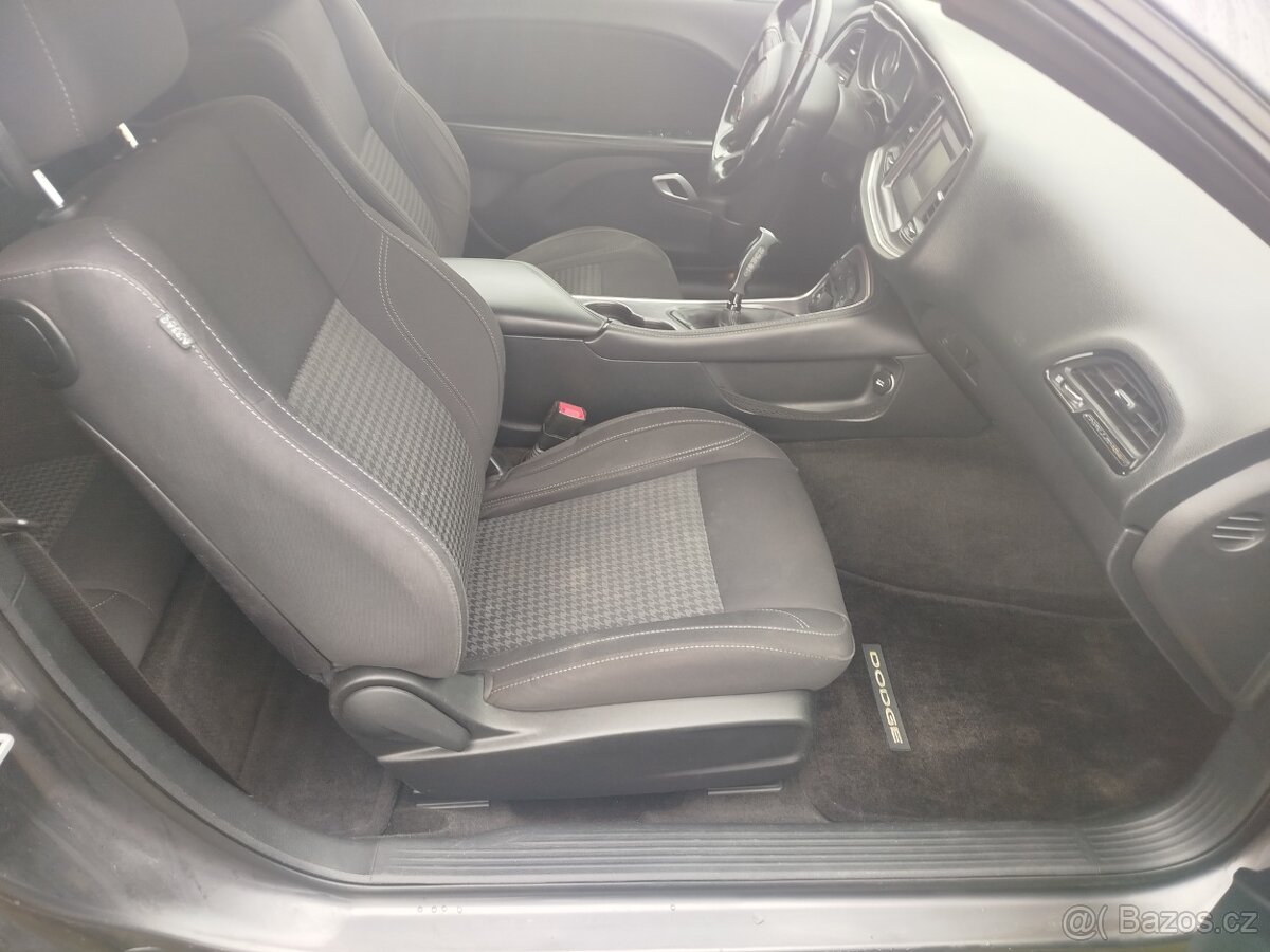 Dodge Challenger 5.7 hemi - 18