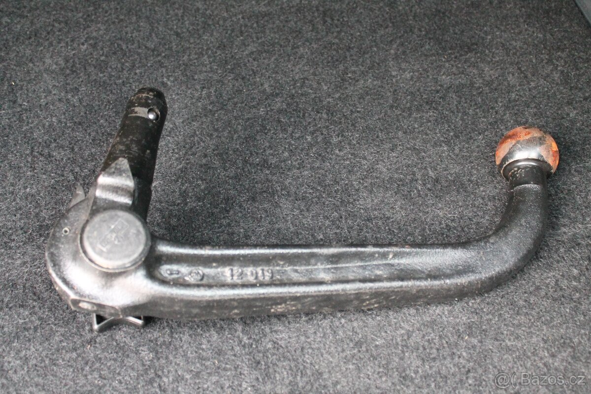 Toyota Rav4 2.2D-4D 100kW + 4X4 + BEZ KOROZE + TAŽNÉ - 18