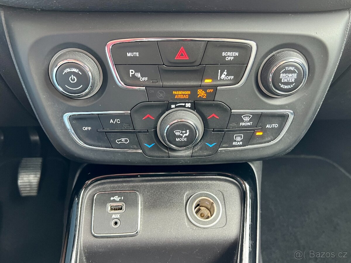 Jeep Compass 1,4 m-Air LIMITED / 2019 - 18