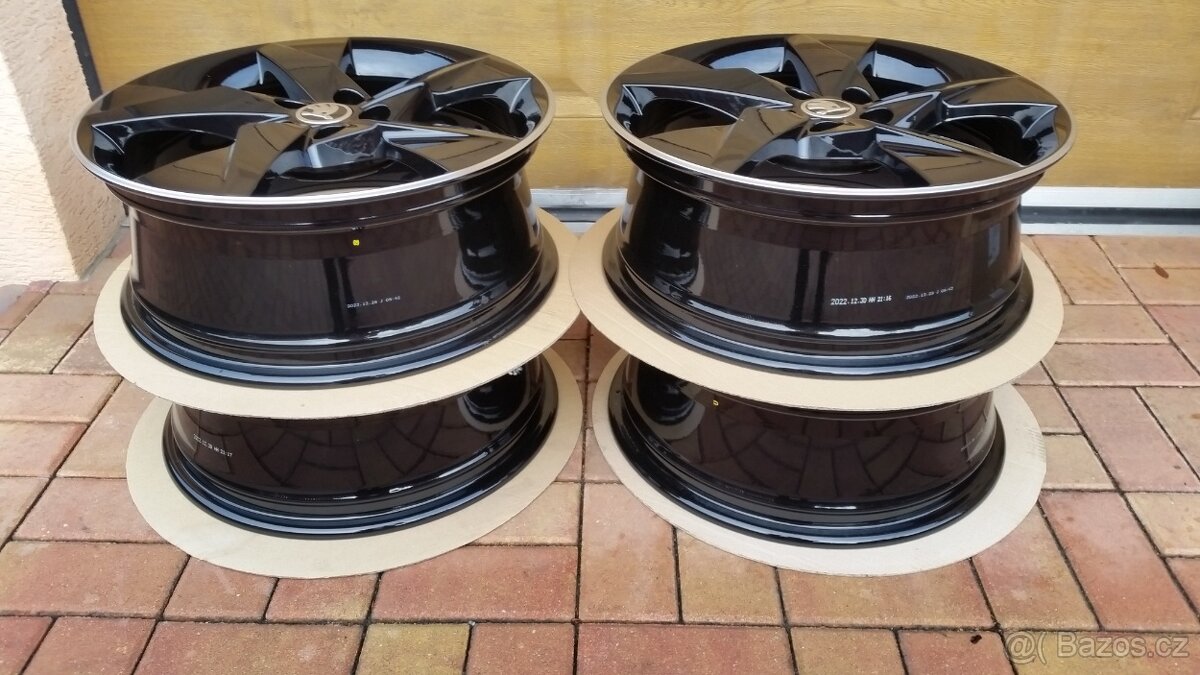 ALU kola ŠKODA SCALA 5x100 R17 letní sada 205/50 r17 NOVÉ - 18