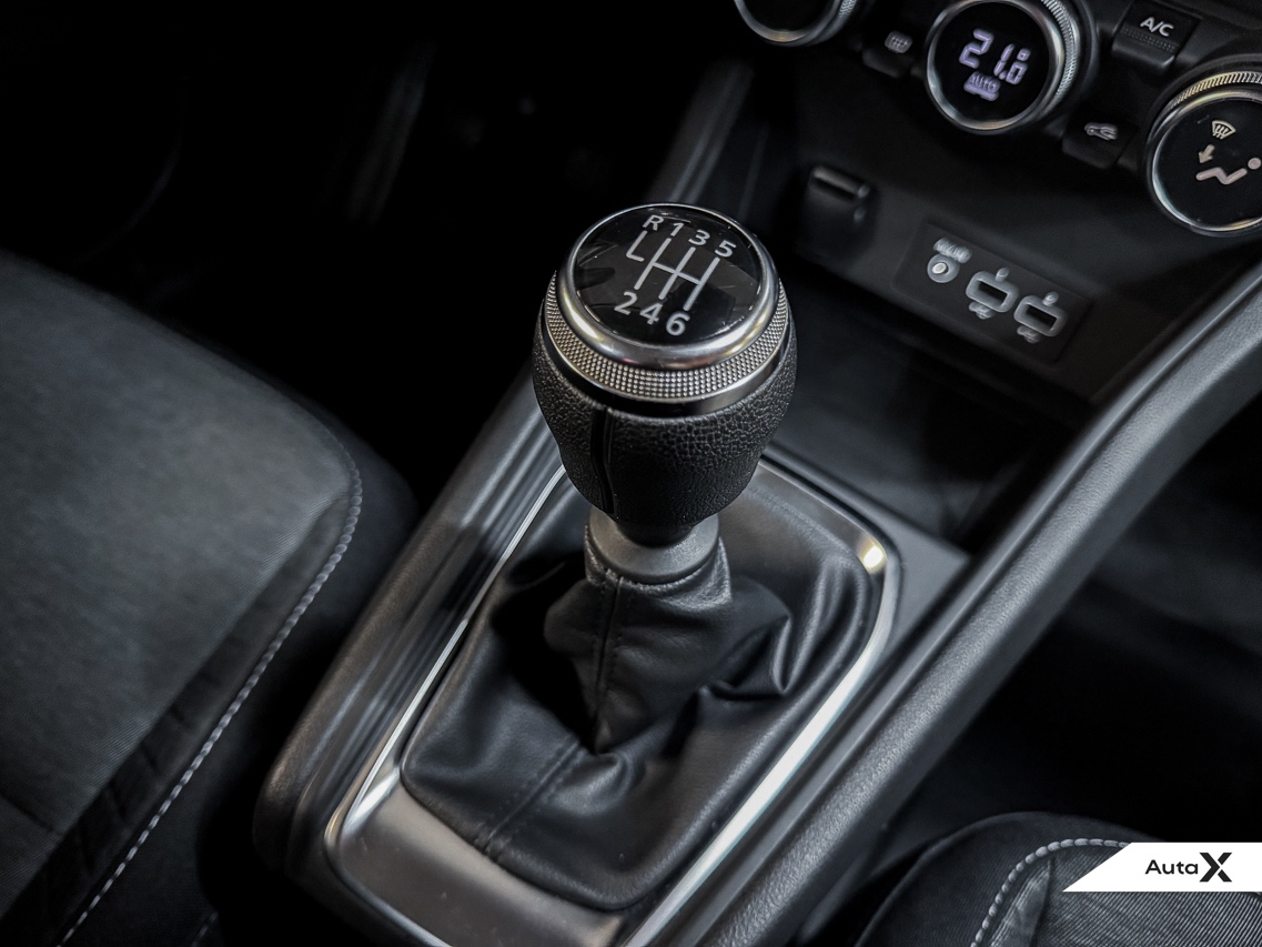 Renault Captur 1.0 TCe 67 kW | ZÁRUKA, PŘEDPLACENÝ SERVIS - 18