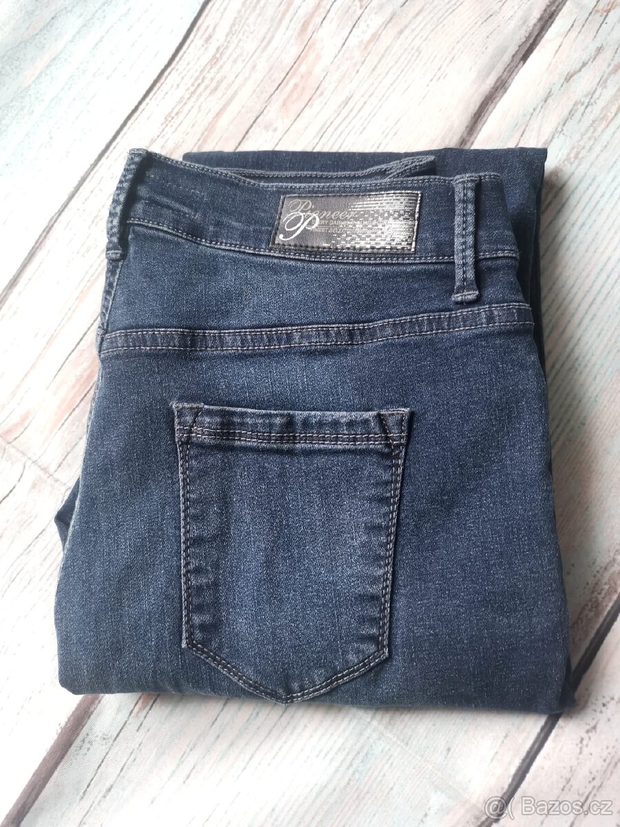 Nové dámské džíny cena za vše - 18