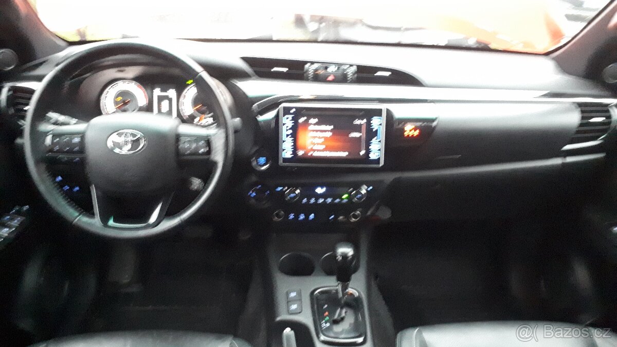 TOYOTA HILUX Adventure 2,4 110kW,r.v.2019 - 18