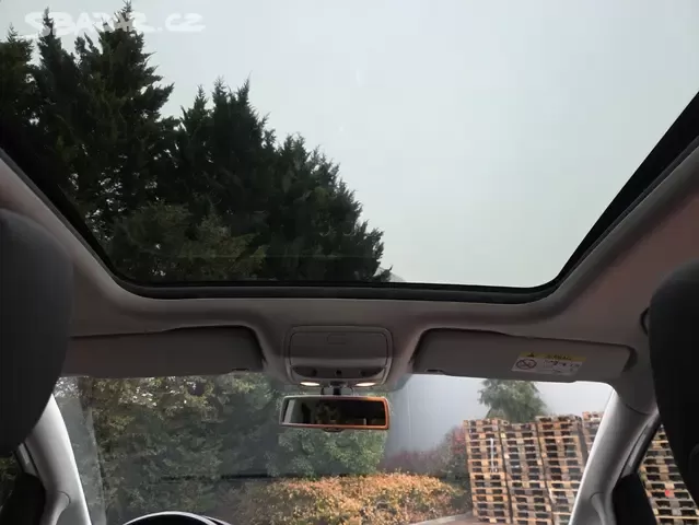 Touran 2.0TDI 103kW Highline DSG,7.míst,xenon,tažné,Webasto - 18