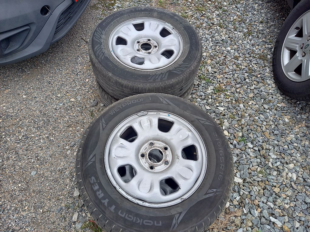 Dacia Duster, 1.6i klima+alu.kola+4x4+ČR - 18