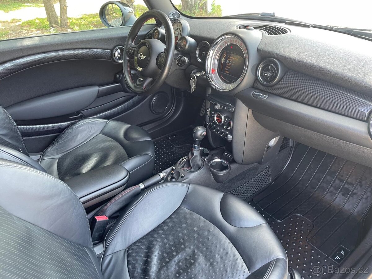 MINI CLUBMAN S 1,6i 135 kW JCW PACKET - 18