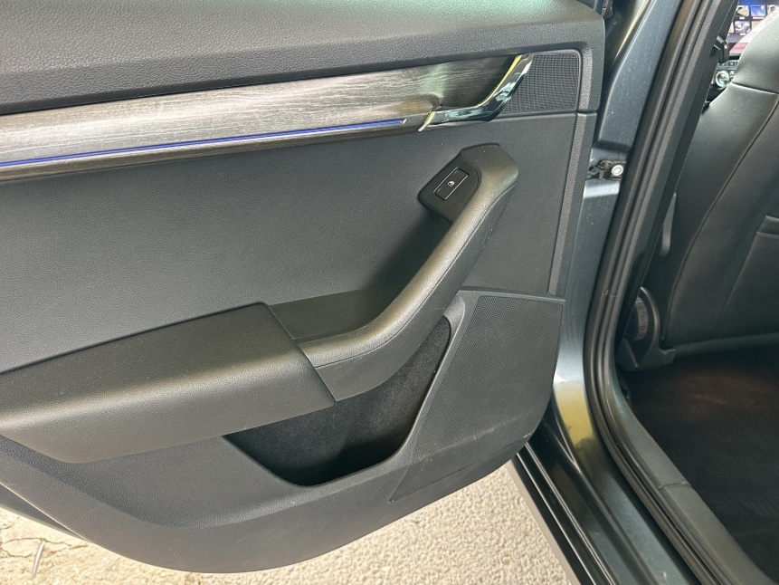 Škoda Octavia III SCOUT 2.0TDI/110kW 1.Maj. DSG r.v.2019-DPH - 18