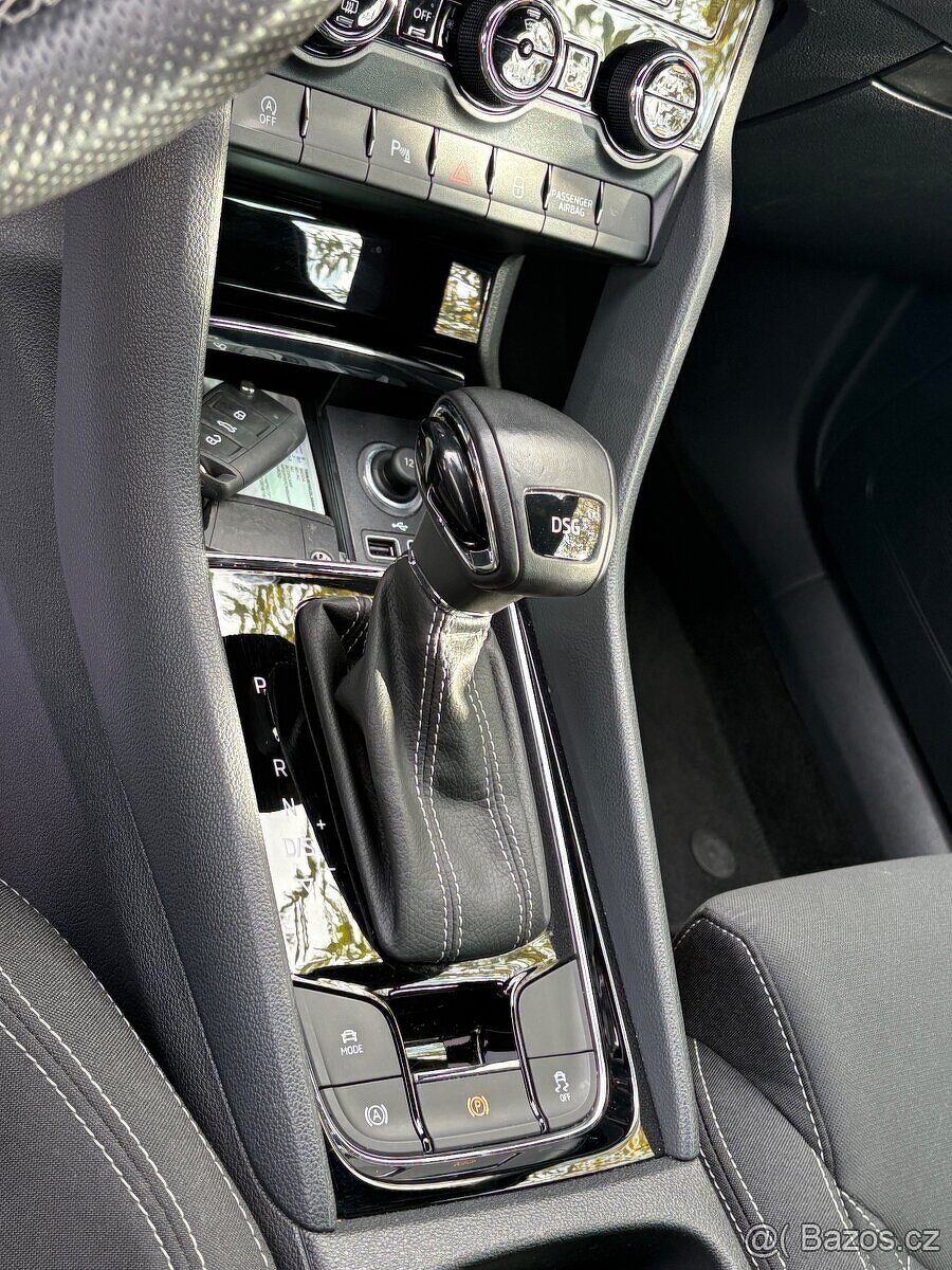 Škoda Karoq 1.5tsi Sportline m.r.2021Matrix acc kamera - 18