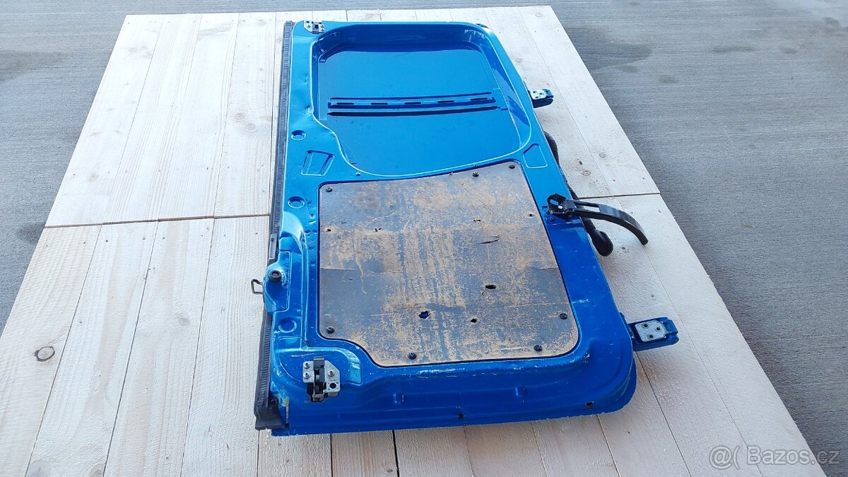 VW CRAFTER – ZADNÍ - 18