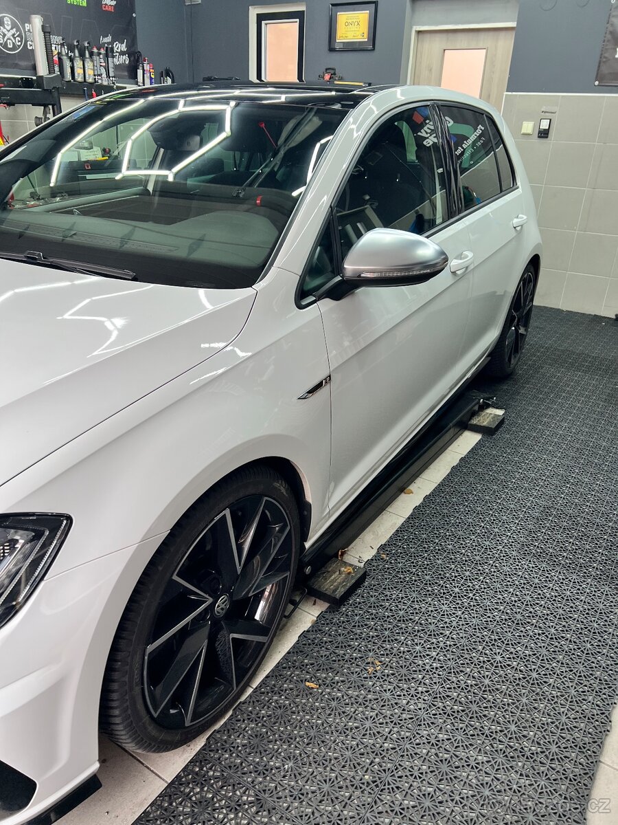 Vw golf 7.5 R 2.0 tsi 221 kw TOP stav - 18