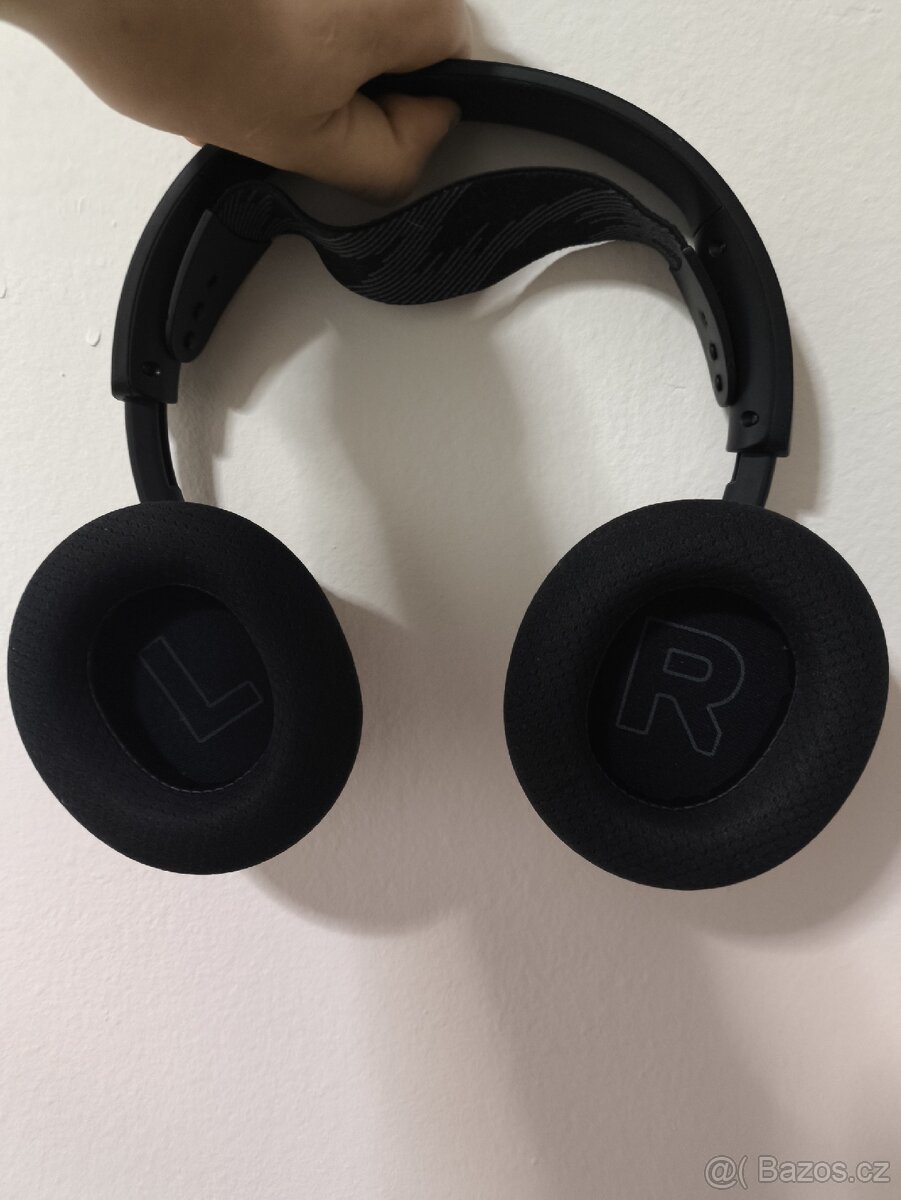 Set: MSI Katana GF76 + SteelSeries + Logitech - 18