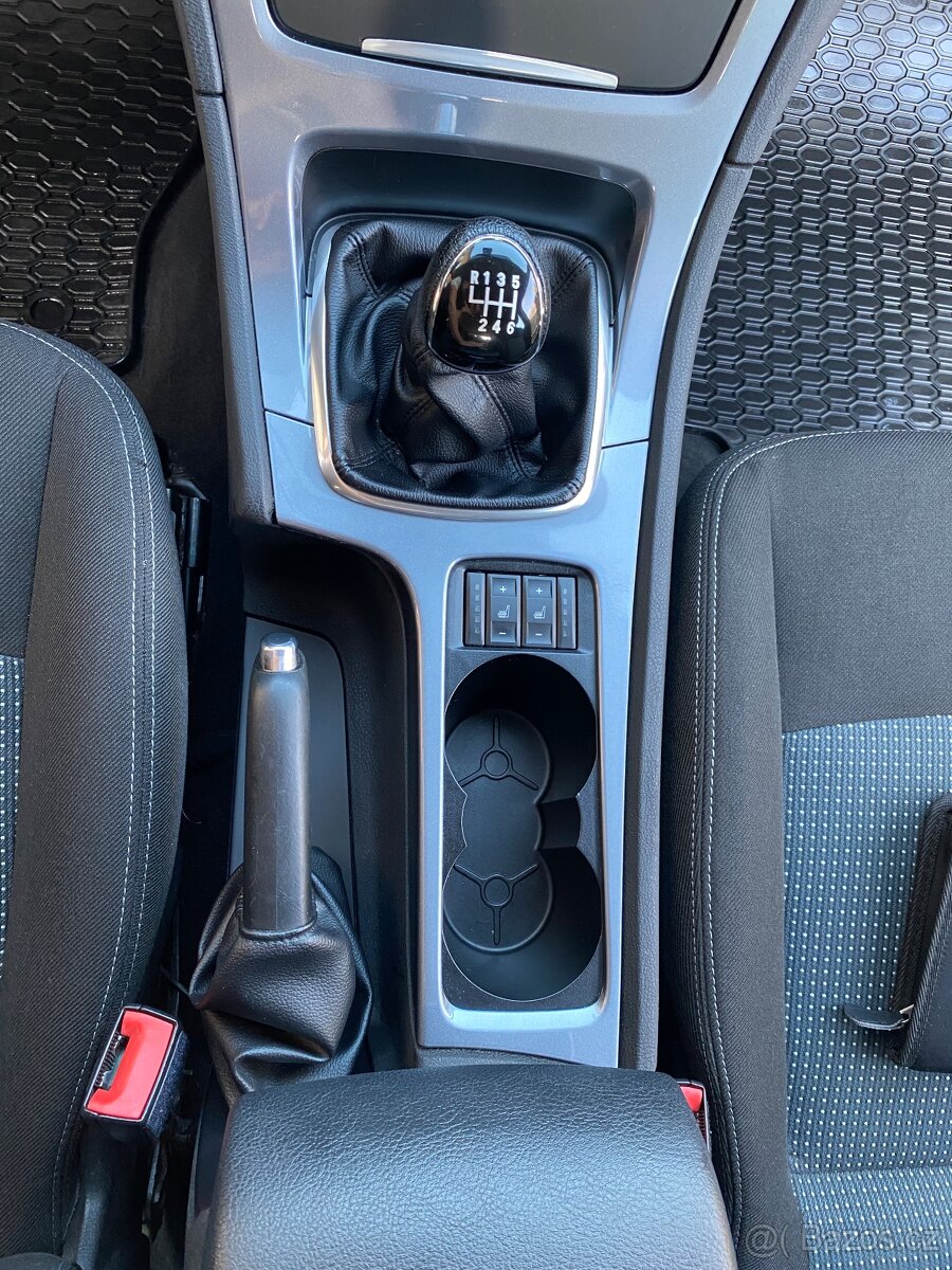 Ford Mondeo Combi 2.0 TDCi 103 kW r.v.2012 - 18