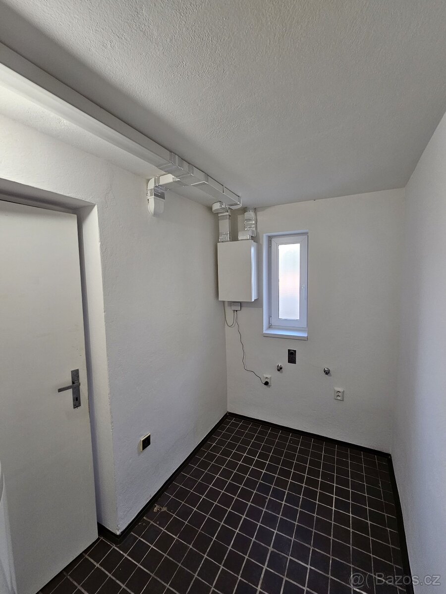 PRONÁJEM DOMU 2+1 , 57m2 Benátky Kbel - 18