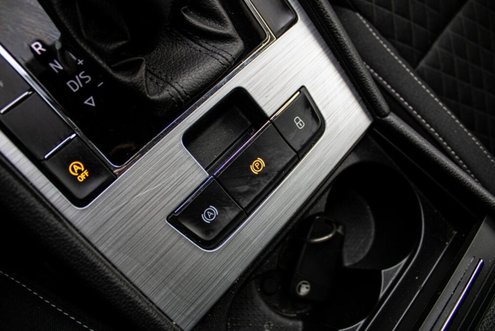 Škoda Superb Combi 2.0 TSI Ambition DSG - 18