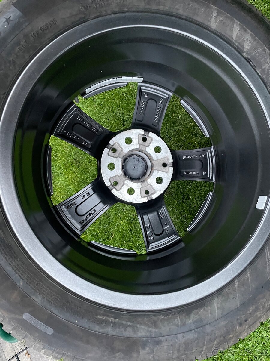Sada zimních kol 17" BMW Star Spoke 875, X1/X2, U11/U10 - 18