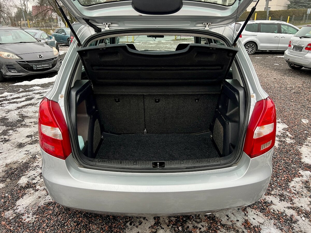 Škoda Fabia 2 1.4i 63 kW Sport Klima,Servis,BezKoroze - 18