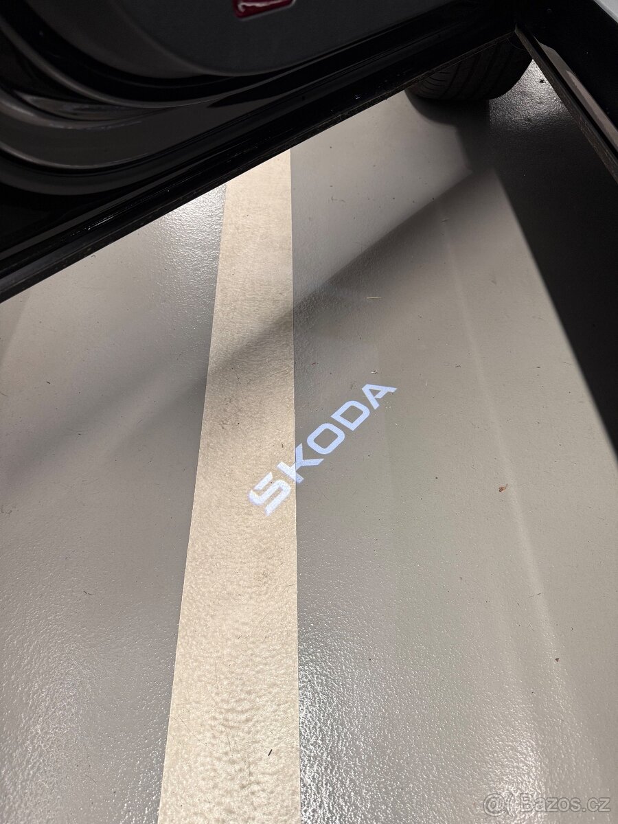 Škoda Karoq Sportline 1.5 TSI DSG nová, 416km, 5 let servis - 18