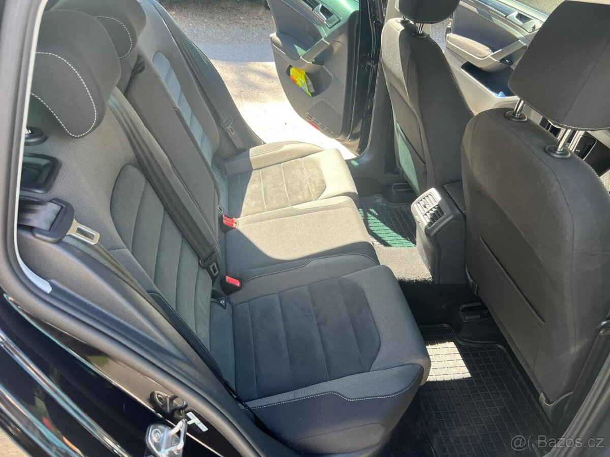 Volkswagen Golf Variant 2.0 TDI R-Line Highline DSG - 18