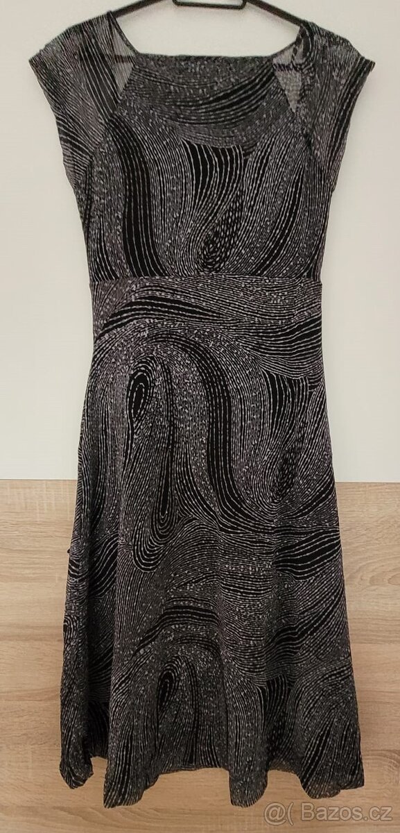 BALÍK OBLEČENÍ VELIKOST M - 18