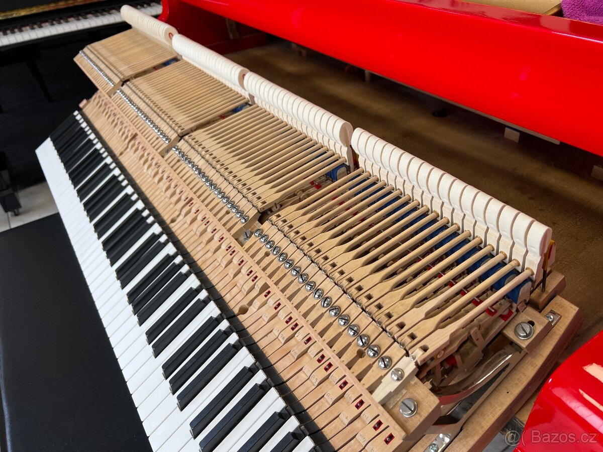 Červený klavír August Forster po opravě, se zárukou a doprav - 18