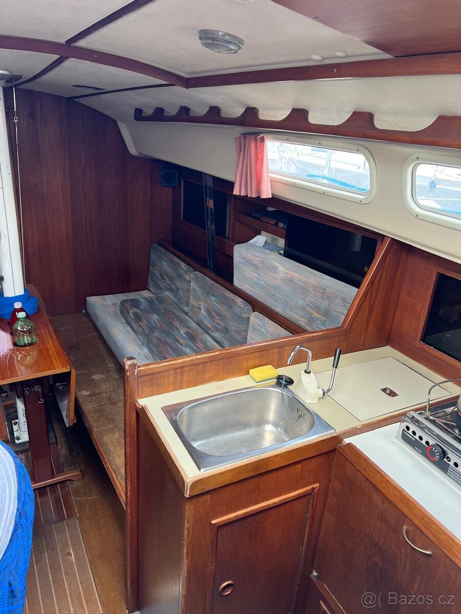 Kajutová plachetnice C&C30 - 18