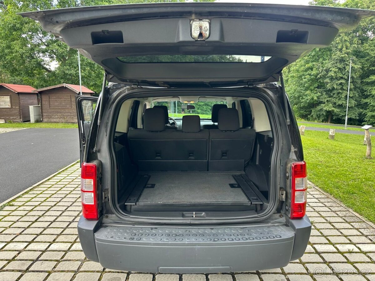 Dodge Nitro 2,8 CRDi 130 kW 4x4 - 18