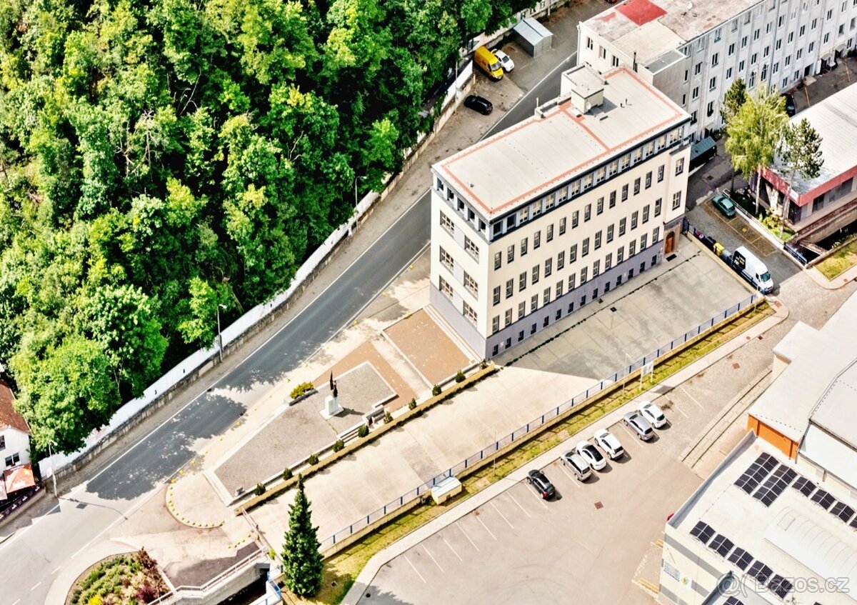 Administrativní budova Adamov u Brna 2325m2 - 18