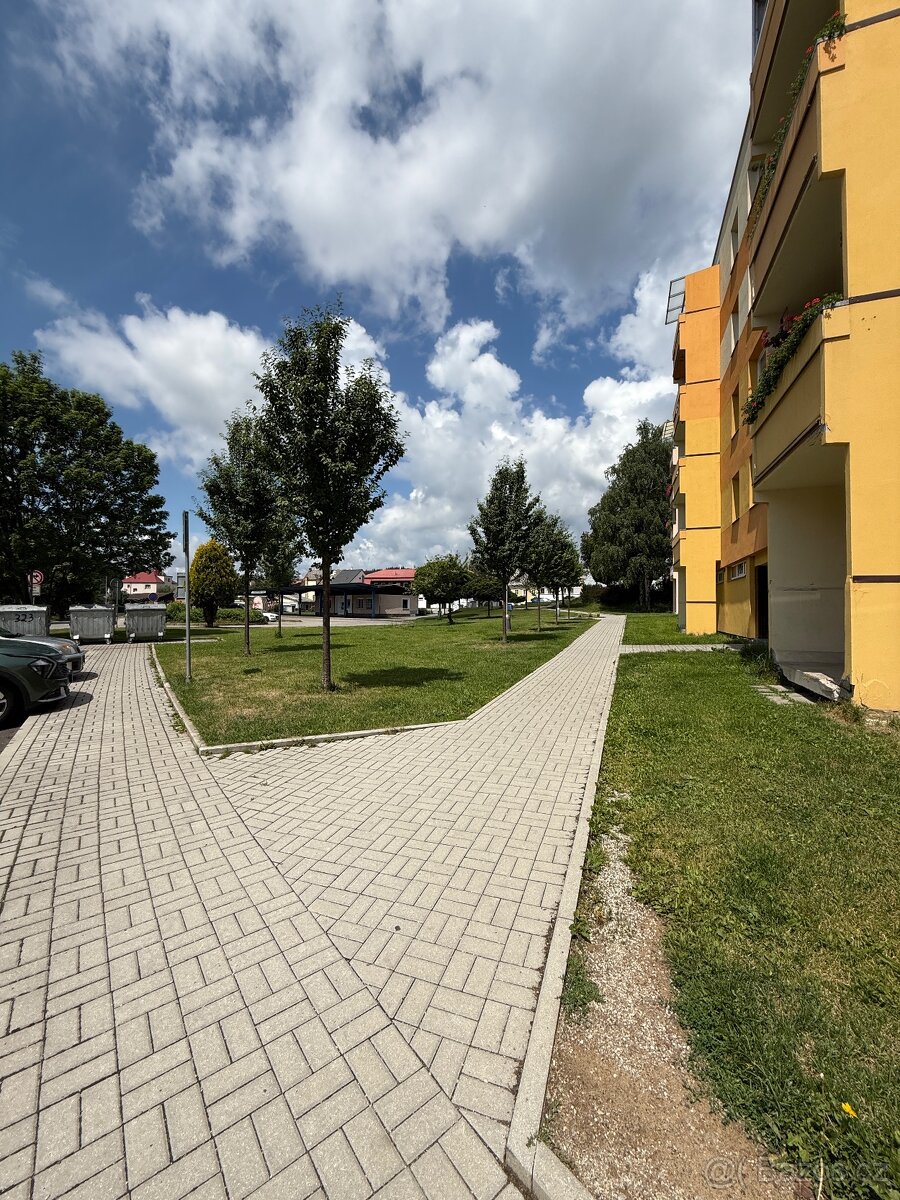 Prostorný a světlý byt 3+1 s balkonem v klidné části Volar - 18