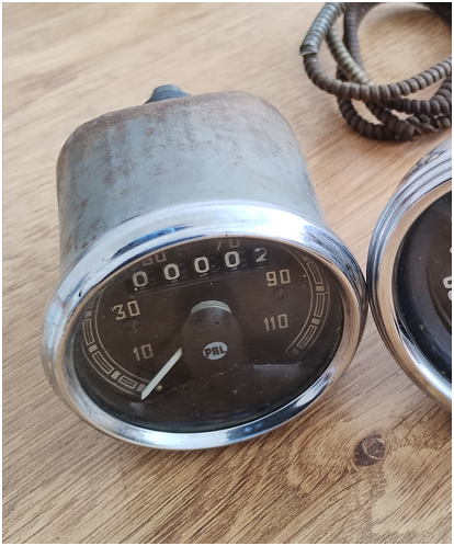 Prodám náhradní díly na motocykl ČZ 175 / 477 a čz 125/476 - 18