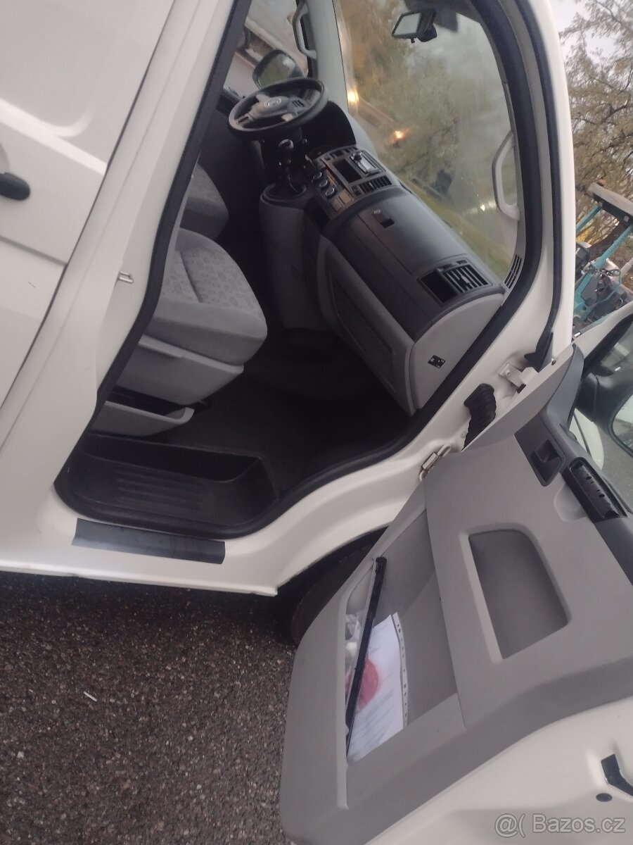 Volkswagen Transporter 2.0TDI - 18