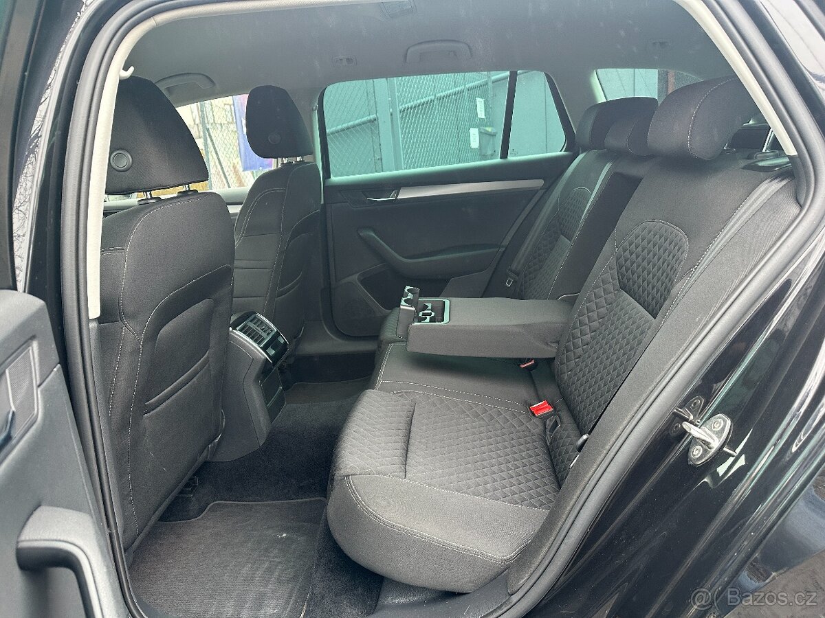 Škoda Superb 2.0 TDi DSG ACC BIXEN NAVI - 18